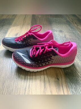 Brooks Women's PureFlow 5 Size 7.5 Pink/Black